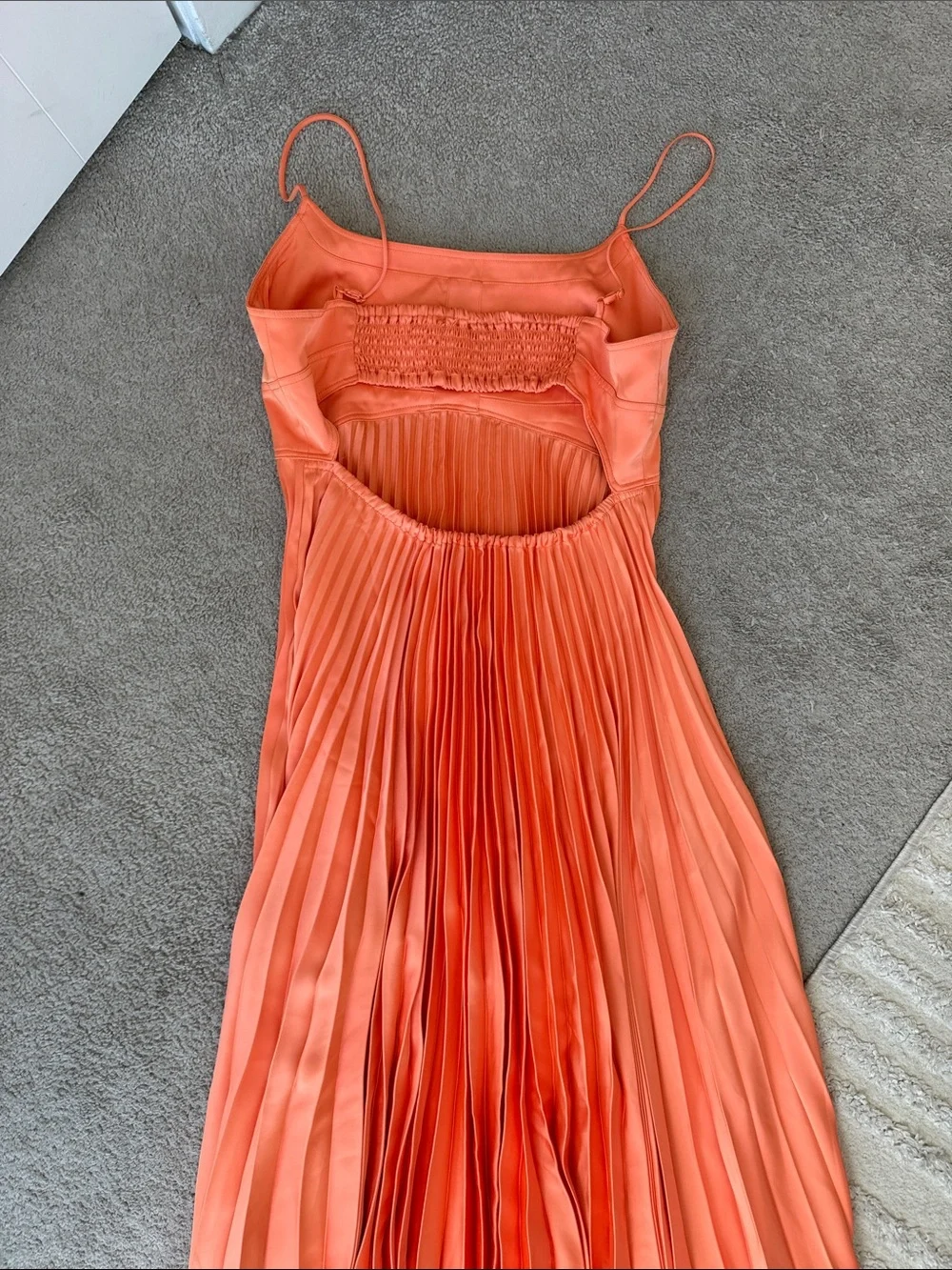 House of Harlow 1960 Coral-Orange Pleated Midi Dress - Picture 4 of 12